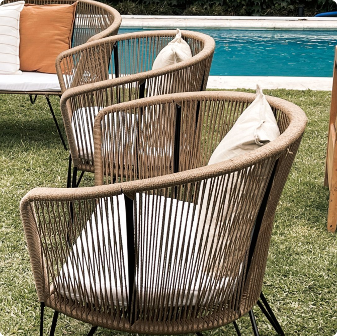 Usage of Tulum collection in a wedding setting over a floral backdrop